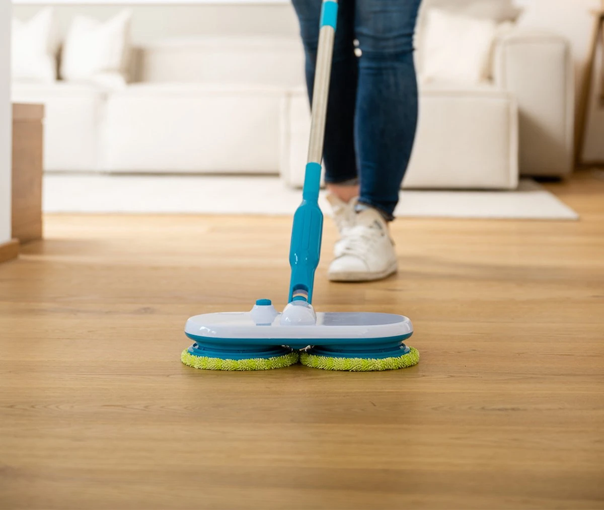 Mediashop Hurricane Floating Mop Elektrische Dweil - Oplaadbare Vloerwisser Voor Dweilen, Schrobben En Boenen - Met 2x 3 Microvezelpads 10 Mediashop Hurricane Floating Mop Elektrische Dweil - Oplaadbare Vloerwisser Voor Dweilen, Schrobben En Boenen - Met 2x 3 Microvezelpads - Afbeelding 10