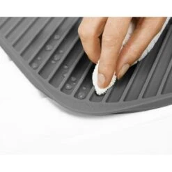 "Joseph Joseph Afdruipmat - Flume - Large - 31 X 43,5 Cm - Grijs" -Huishoudelijke Benodigdheden 1200x1200 1198