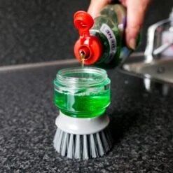 In Round Afwasborstel Met Zeepdispenser / Zeepreservoir – Inclusief Houder – Grijs – Afwas Borstel – Zeep Handborstel – Doseerpomp – Afwasmiddel Dispenser – Navulbaar 17 In Round Afwasborstel Met Zeepdispenser / Zeepreservoir – Inclusief Houder – Grijs – Afwas Borstel – Zeep Handborstel – Doseerpomp – Afwasmiddel Dispenser – Navulbaar -Huishoudelijke Benodigdheden 1200x1200 1230
