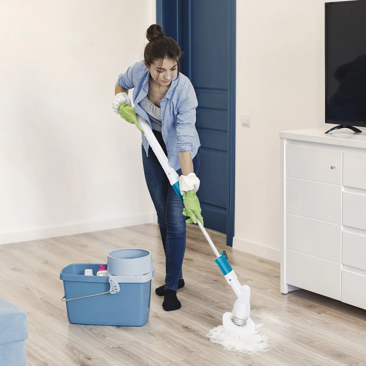 Strex Elektrische Schoonmaakborstel - Draadloze Schrobborstel - Schrobber - 3 Opzetstukken - Telescoopsteel - Poetsmachine Met Krachtige Accu 7 Strex Elektrische Schoonmaakborstel - Draadloze Schrobborstel - Schrobber - 3 Opzetstukken - Telescoopsteel - Poetsmachine Met Krachtige Accu - Afbeelding 7