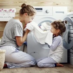 Omo Klein & Krachtig Wit Vloeibaar Wasmiddel - 8 X 20 Wasbeurten - Voordeelverpakking -Huishoudelijke Benodigdheden 1200x1200 143