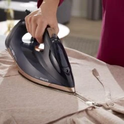 Philips Azur GC4909/60 - Stoomstrijkijzer - Donkerblauw/Rosé 24 Philips Azur GC4909/60 - Stoomstrijkijzer - Donkerblauw/Rosé -Huishoudelijke Benodigdheden 1200x1200 1716