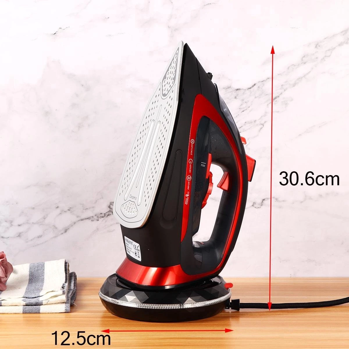 Royalty Line Draadloos Strijkijzer - Krachtig Snoerloos Strijken - Snoerloze Stoomstrijkijzer - Droogstrijkijzer - 2400W - Strijkijzer Met Stoomgenerator - 450ML Watercapaciteit - Rood 5 Royalty Line Draadloos Strijkijzer - Krachtig Snoerloos Strijken - Snoerloze Stoomstrijkijzer - Droogstrijkijzer - 2400W - Strijkijzer Met Stoomgenerator - 450ML Watercapaciteit - Rood - Afbeelding 5