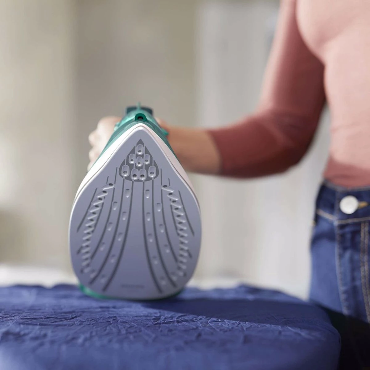 Philips Stoomstrijkijzer DST 3030/70 7 Philips Stoomstrijkijzer DST 3030/70 - Afbeelding 7