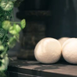 FAVE Drogerballen XL - 6 Stuks - Inclusief 2x Lavendelolie & Opbergzakje - Wasbol - Wasballen - Doseerbol - Droogballen - Duurzaam 10 FAVE Drogerballen XL - 6 Stuks - Inclusief 2x Lavendelolie & Opbergzakje - Wasbol - Wasballen - Doseerbol - Droogballen - Duurzaam -Huishoudelijke Benodigdheden 1200x1200 509