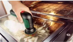 Bosch Universal Brush - Snoerloze Reiningsborstel 14 Bosch Universal Brush - Snoerloze Reiningsborstel -Huishoudelijke Benodigdheden 1200x688 2