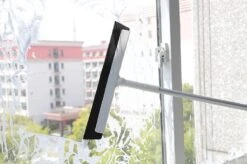 Amenzo® Vloertrekker Met Steel - Vloerwisser - 35 Cm + 120 Cm Steel - Uitschuifbare Aluminium Steel - Badkamer – Trekker - Vloerwisser Wit – Watertrekker 21 Amenzo® Vloertrekker Met Steel - Vloerwisser - 35 Cm + 120 Cm Steel - Uitschuifbare Aluminium Steel - Badkamer – Trekker - Vloerwisser Wit – Watertrekker -Huishoudelijke Benodigdheden 1200x797