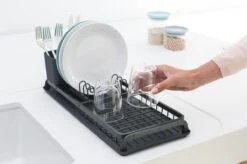 Brabantia SinkSide Afdruiprek Compact - Dark Grey 10 Brabantia SinkSide Afdruiprek Compact - Dark Grey -Huishoudelijke Benodigdheden 1200x799 50