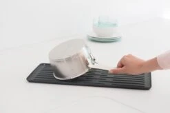 Brabantia SinkSide Afdruiprek Compact - Dark Grey 11 Brabantia SinkSide Afdruiprek Compact - Dark Grey -Huishoudelijke Benodigdheden 1200x799 51