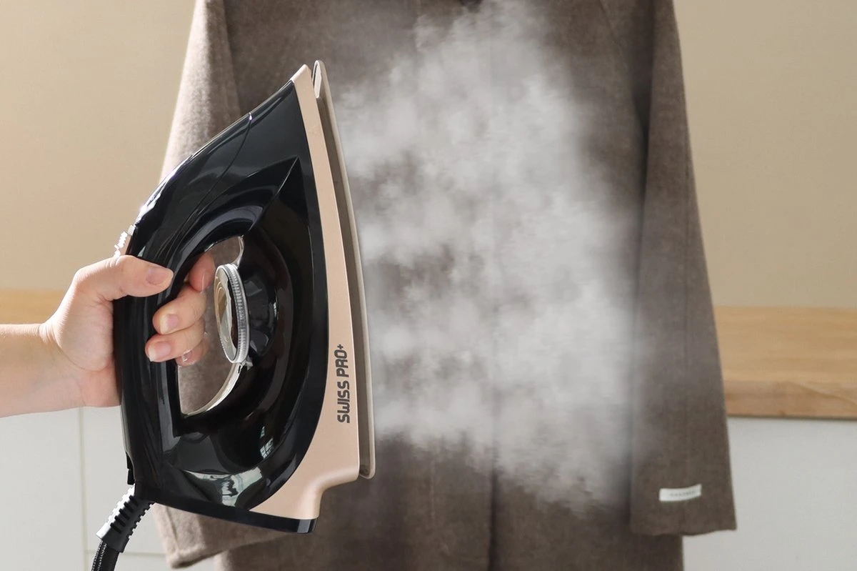 Swiss Pro+ -Stoomstrijkijzer Met Stoomgenerator - Iron - Keramische Zoolplaat - 2700W - Black/Gold - PefectCare Performer 5 Swiss Pro+ -Stoomstrijkijzer Met Stoomgenerator - Iron - Keramische Zoolplaat - 2700W - Black/Gold - PefectCare Performer - Afbeelding 5