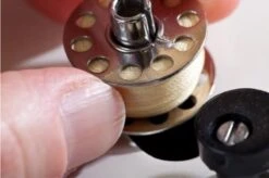 3BMT Naaimachine 12 Spoeltjes - Met Garen - Diverse Kleuren - Universeel -Huishoudelijke Benodigdheden 1200x799 86