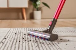 Swiss Pro+ Snoerloze Steelstofzuiger V12 Steelstofzuigers Steelstofzuiger Draadloos Met Kruimelzuiger Turbo Stand Led Verlichting In Mondstuk Sterke Zuigkracht Draadloos Zonder Zak 4In1! Inclusief Muurbeugel Purple Edition 2022 Zwitsers Kwaliteit -Huishoudelijke Benodigdheden 1200x799 89