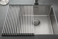 Highport Oprolbaar Vaat Droogrek - Scandinavisch Design - Opvouwbaar Hittebestendig Roestvrijstalen Keuken Afdruiprek - Vaatwasser Geschikt - Sterke 18-staafs Onderzetter - Foodgrade Materiaal 6 Highport Oprolbaar Vaat Droogrek - Scandinavisch Design - Opvouwbaar Hittebestendig Roestvrijstalen Keuken Afdruiprek - Vaatwasser Geschikt - Sterke 18-staafs Onderzetter - Foodgrade Materiaal -Huishoudelijke Benodigdheden 1200x800 106