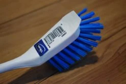 Vikan Design Afwasborstel 42893 Met Schraprand - 28 Cm - Wit Blauw - Geschikt Voor De Kleine Vaat - Onverslijtbaar - Bestand Tegen Kokend Heet Water -Huishoudelijke Benodigdheden 1200x800 110