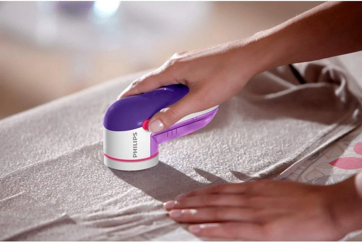 Philips Ontpiller - Verwijdert Stofpluisjes - Geschikt Voor Alle Kledingstukken - Groot Mesoppervlak - 3 Maasgrootten - In Hoogte Verstelbaar Kapje - Inclusief 2 AA-batterijen - GC026/00 5 Philips Ontpiller - Verwijdert Stofpluisjes - Geschikt Voor Alle Kledingstukken - Groot Mesoppervlak - 3 Maasgrootten - In Hoogte Verstelbaar Kapje - Inclusief 2 AA-batterijen - GC026/00 - Afbeelding 5