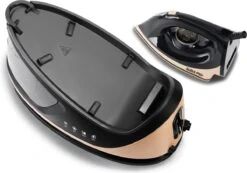 Swiss Pro+ -Stoomstrijkijzer Met Stoomgenerator - Iron - Keramische Zoolplaat - 2700W - Black/Gold - PefectCare Performer 20 Swiss Pro+ -Stoomstrijkijzer Met Stoomgenerator - Iron - Keramische Zoolplaat - 2700W - Black/Gold - PefectCare Performer -Huishoudelijke Benodigdheden 1200x839 1
