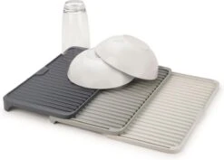 Joseph Joseph - Tier - Afdruipmat - Uitschuifbaar - Grijs -Huishoudelijke Benodigdheden 1200x862 2