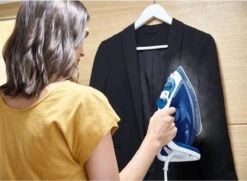 Tefal Easygliss Plus FV5735 - Stoomstrijkijzer -Huishoudelijke Benodigdheden 1200x877 3