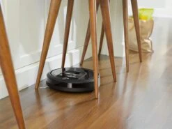 IRobot® Roomba® I7+ - Robotstofzuiger Met Slimme Navigatie - Automatische Vuilafvoer - I7558 -Huishoudelijke Benodigdheden 1200x897 4
