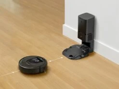 IRobot® Roomba® I7+ - Robotstofzuiger Met Slimme Navigatie - Automatische Vuilafvoer - I7558 -Huishoudelijke Benodigdheden 1200x898 7