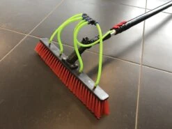 Aqua2Go Telescoopsteel 10,6 Meter - Lichtgewicht Aluminium - 40 Cm. Borstel - Ramen Wassen - Zonnepanelen 9 Aqua2Go Telescoopsteel 10,6 Meter - Lichtgewicht Aluminium - 40 Cm. Borstel - Ramen Wassen - Zonnepanelen -Huishoudelijke Benodigdheden 1200x899 74