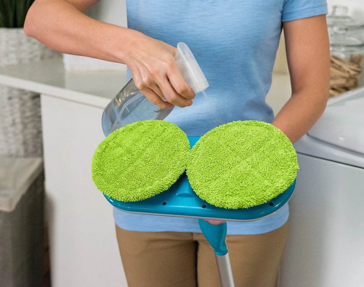 Mediashop Hurricane Floating Mop Elektrische Dweil - Oplaadbare Vloerwisser Voor Dweilen, Schrobben En Boenen - Met 2x 3 Microvezelpads 12 Mediashop Hurricane Floating Mop Elektrische Dweil - Oplaadbare Vloerwisser Voor Dweilen, Schrobben En Boenen - Met 2x 3 Microvezelpads - Afbeelding 12