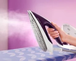 Philips PerfectCare Compact Plus GC7933/30 - Stoomgenerator - Paars 21 Philips PerfectCare Compact Plus GC7933/30 - Stoomgenerator - Paars -Huishoudelijke Benodigdheden 1200x966 4