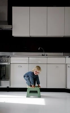 PUHLMANN - Inklapbare Kruk, JAMES, Plastic, Groen, 22 Cm Hoog, Max 100kilo -Huishoudelijke Benodigdheden 744x1200