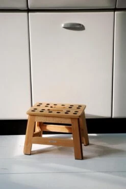 PUHLMANN - Inklapbare Kruk, JAMES, Hout, 23 Cm Hoog, Max 150 Kilo 12 PUHLMANN - Inklapbare Kruk, JAMES, Hout, 23 Cm Hoog, Max 150 Kilo -Huishoudelijke Benodigdheden 798x1200 4