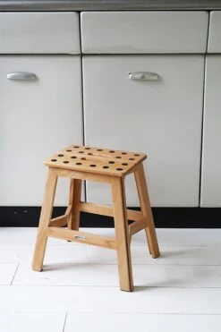 PUHLMANN - Inklapbare Kruk, JAMES, Hout, 41 Cm Hoog, Max 150 Kilo -Huishoudelijke Benodigdheden 800x1200 16