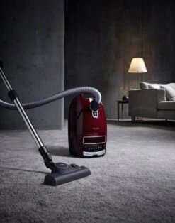 Miele Complete C3 Cat & Dog PowerLine - Stofzuiger Met Zak - Braambesrood -Huishoudelijke Benodigdheden 945x1200 2